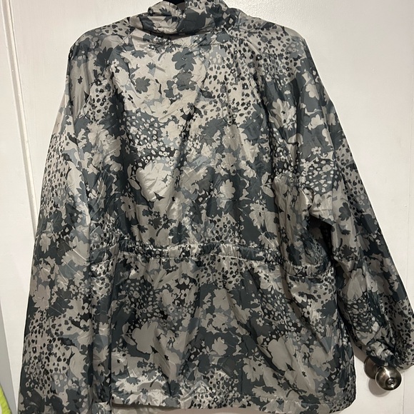 Maurices Floral Utility Jacket in Gray and Cream - Picture 4 of 4